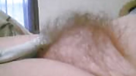 Ofis hottie masanın altında bedava sex filimleri mastürbasyon